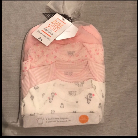 Wearable blanket and 4 pack of bodysuit - Picture 9 of 10